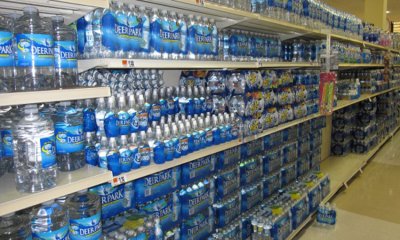 Цената на бутилка вода в магазинната мрежа в Гърция е