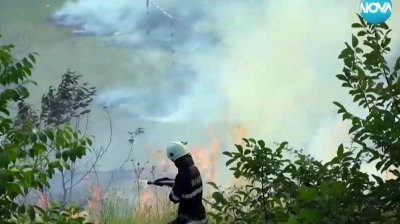 Пожарът в района на Русе е локализиран от три страни