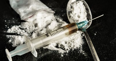 Всяка година в САЩ десетки хиляди умират от опиоиди Особено