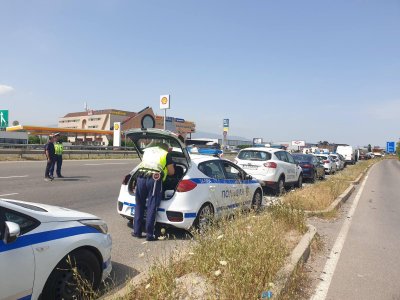 МВР и Агенция Митници погнаха шофьорите които излизат от София