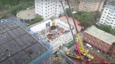 Трагедия в Североизточен Китай след като покрив на физкултурен салон