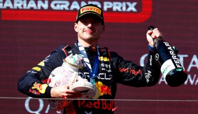 Макс Верстапен отново ликува във Формула 1, счупи пореден рекорд