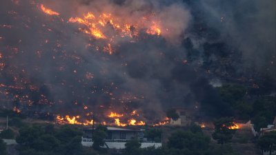 Турция и Румъния пратиха помощ за пожарите на Родос