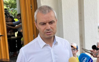 Председателят на русофилската Възраждане Костадин Костадинов е влязъл в сочения