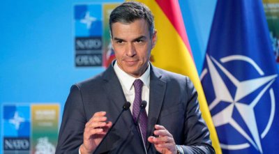 Испанският премиер Педро Санчес от днес оглавява временно правителство което