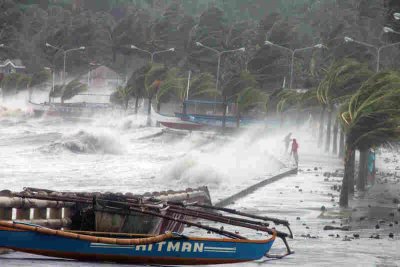 Супер тайфун удря Филипините