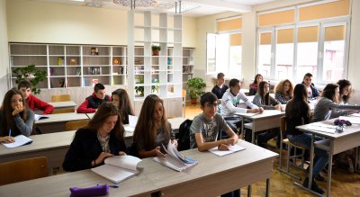 МОН с нови предложения за намаляване натоварването на учениците