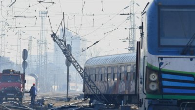 Мъж твърди че е бил нападнат във влака от София