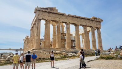 Този туристически сезон в Гърция бележи рекорд след рекорд за търсене на краткосрочно настаняване