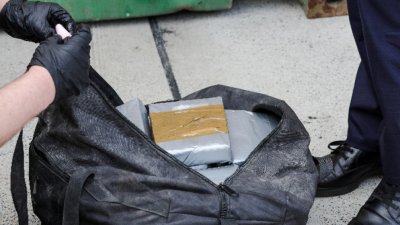 Испанската полиция задържа два тона кокаин