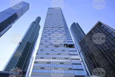 Дрон се вряза във висока бизнес сграда в Москва
