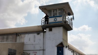 Израел държи в затвори и арести без обвинение или съдебен процес над