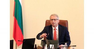 Премиерът Николай Денков и четирима министри се събират в МС