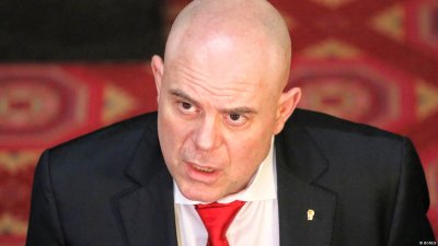 Бившият главен прокурор Иван Гешев коментира инцидента с намушкан българин