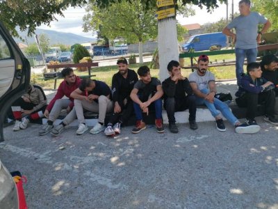 Полицията в Карлово залови 12 нови мигранти Те са хванати