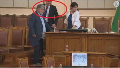 Зам председателят на парламента Никола Минчев не изглежда да е особено