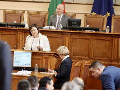Корнелия Нинова изригна от парламентарната трибуна по темата домашно насилие