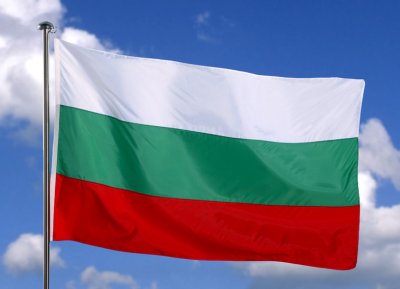 Българин свали гръцкото знаме и развя българското на пристанището в Кавала