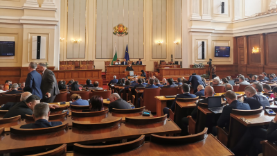 Със 131 гласа за парламентът отхвърли ветото на президента Румен