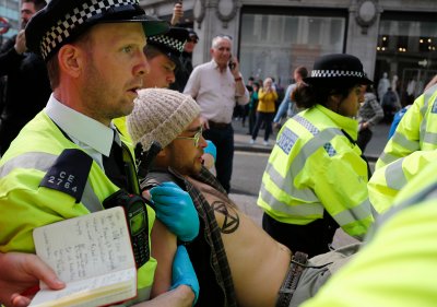 В Лондон и Сидни арестуваха десетки екоактивисти