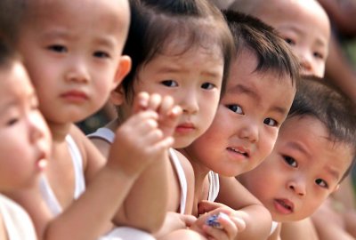 Раждаемостта в Китай спадна до рекордно ниско ниво