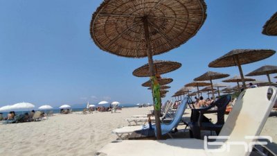 Авантата на гръцките плажове приключи  Много рядко се срещат вече