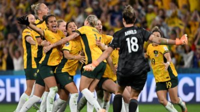 Австралия е на полуфинал на домашното си Световно първенство по