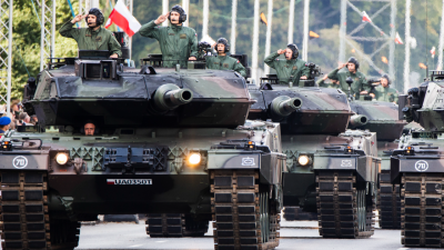 Най големият военен парад в Полша след Студената война се провежда