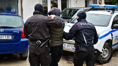 Постоянен арест за 17-годишния наркодилър от Варна