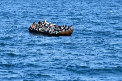Лодка с мигранти потъна край Тунис