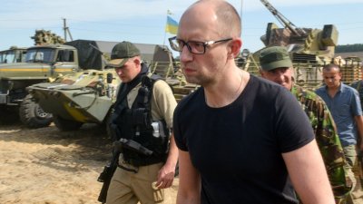 Бивш премиер на Украйна праща дронове на фронта 