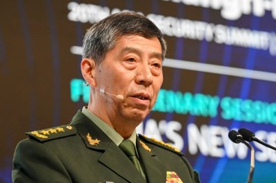 Китайският министър на отбраната Ли Шанфу започва от днес до