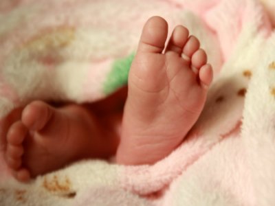 Бебе гигант се роди в Сърбия Момченце с тегло над 6