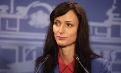 Вицепремиерката и евентуално следващ министър председател на България Мария Габриел прибира