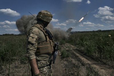 Украйна обяви напредък в боевете около Бахмут