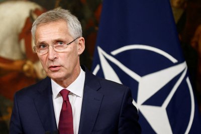 НАТО ще подкрепя Украйна докато тя не победи във войната