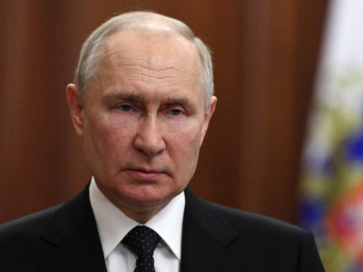 Путин има готовност да спре интернета в Русия