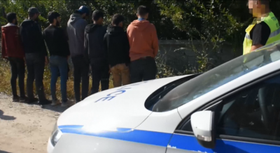 Заловиха 29 мигранти край Кърнаре предаде БНТ Те са на възраст