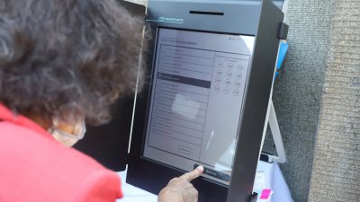 Софтуерът който ползват машините за гласуване в момента не може