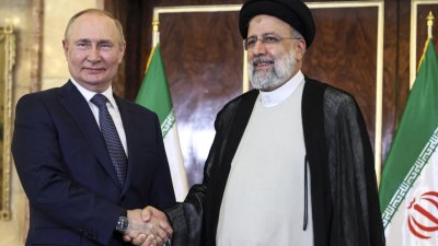 Руският президент Владимир Путин и неговият ирански колега Ебрахим Раиси
