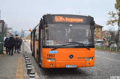 Раздрънканите автобуси 5 ТМ които заместват трамвай №5 заради дългодишния