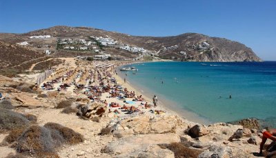 Арести в Гърция заради присвояване на плажна ивица