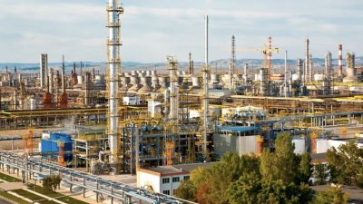 Най голямата руска частна петролна компания Лукойл хвърля огромна икономическа