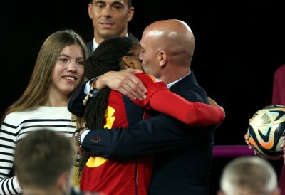 Президентът на испанската футболна федерация Луис Рубиалес отказа да подаде