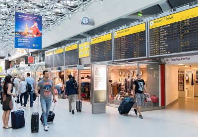 Българи са блокирани на летище в Германия