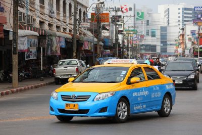 В тайландската столица Банкок таксиметров шофьор върна забравен портфейл в който