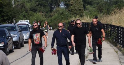 Погребението на Алексей Петров мина без присъствието на официалната му
