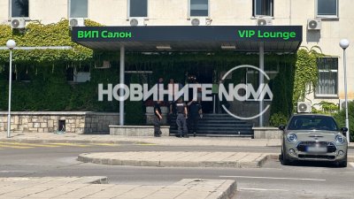 Засилено полицейско присъствие на летище София преди пристигането на бизнесмена