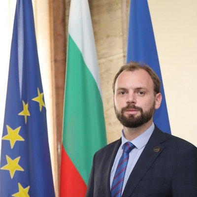 Името на Мустафа Емин депутат от Демократична България беше замесено