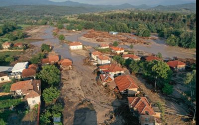 Страх от ново бедствие цари в опустошените от наводнение точно